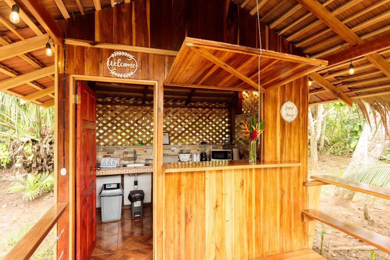 Bungalows Ache Cahuita Eksteriør bilde
