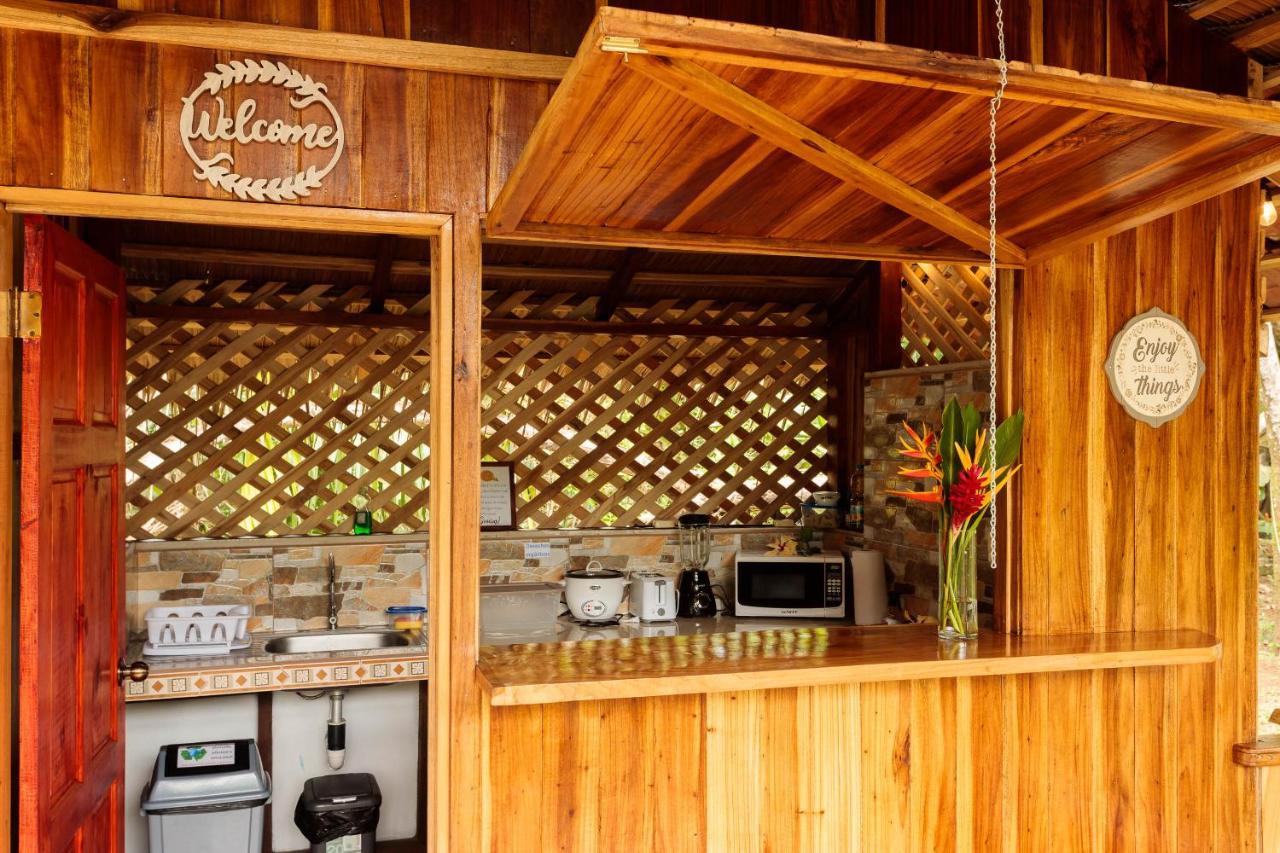 Bungalows Ache Cahuita Eksteriør bilde