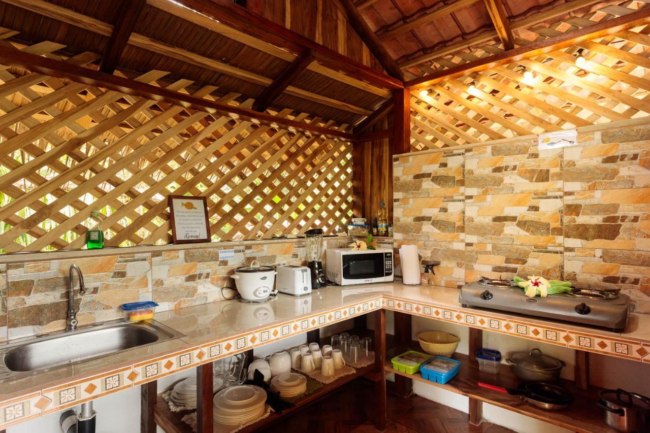 Bungalows Ache Cahuita Eksteriør bilde