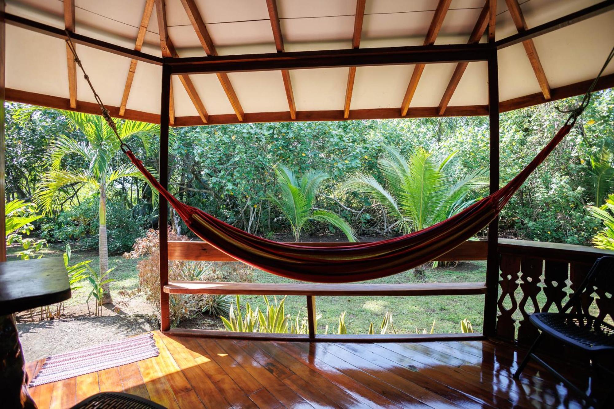 Bungalows Ache Cahuita Eksteriør bilde