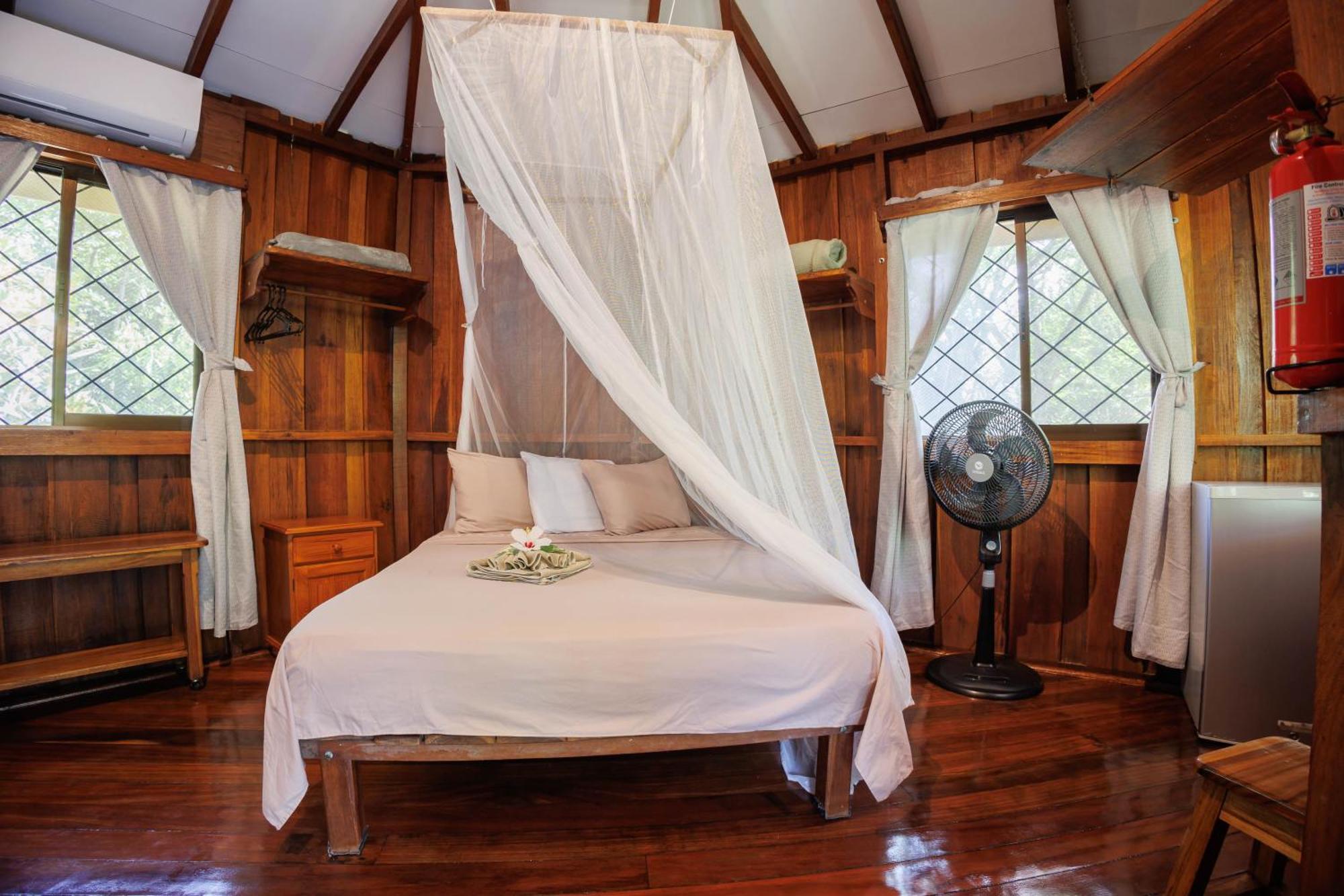 Bungalows Ache Cahuita Eksteriør bilde