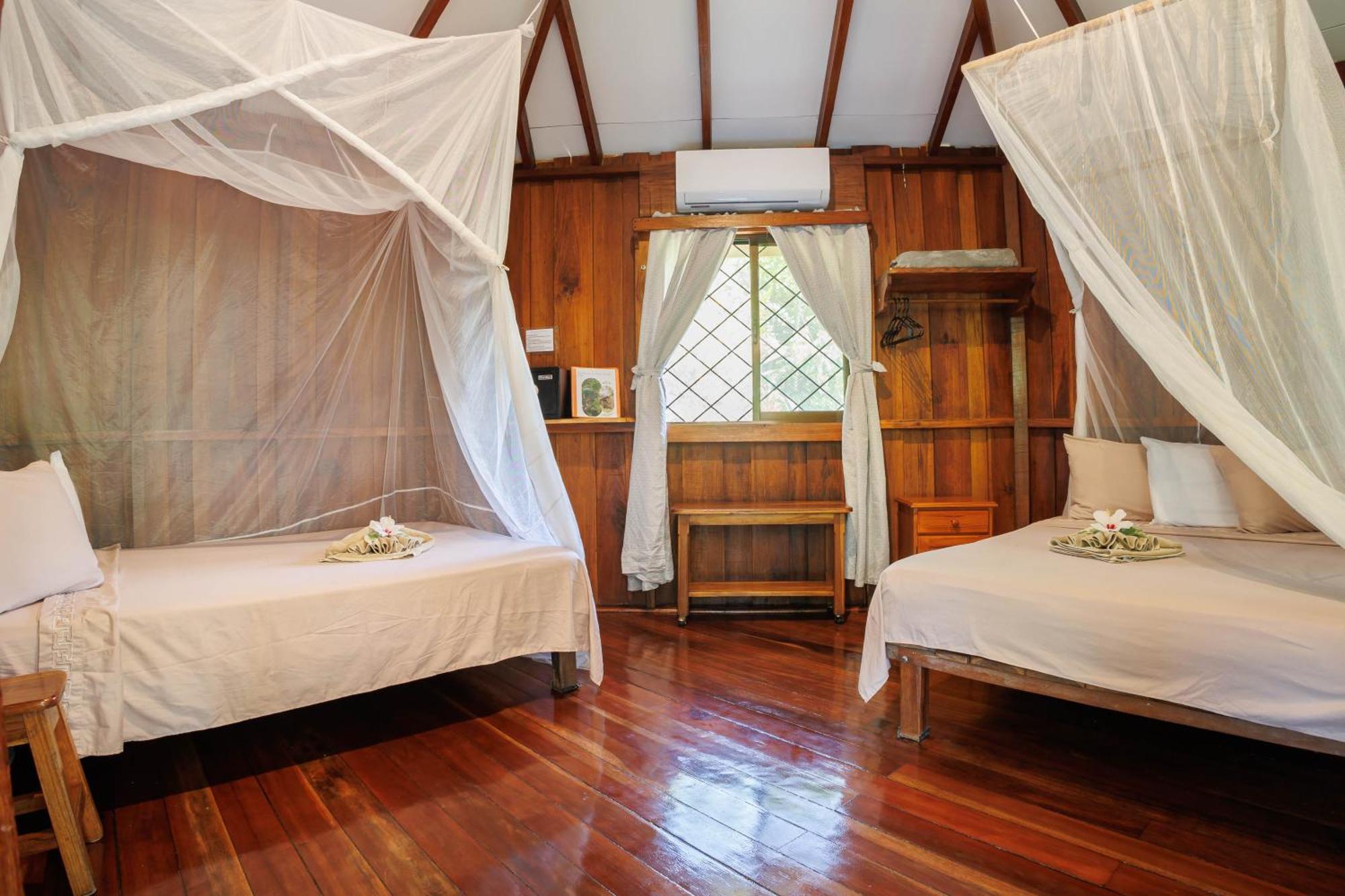 Bungalows Ache Cahuita Eksteriør bilde