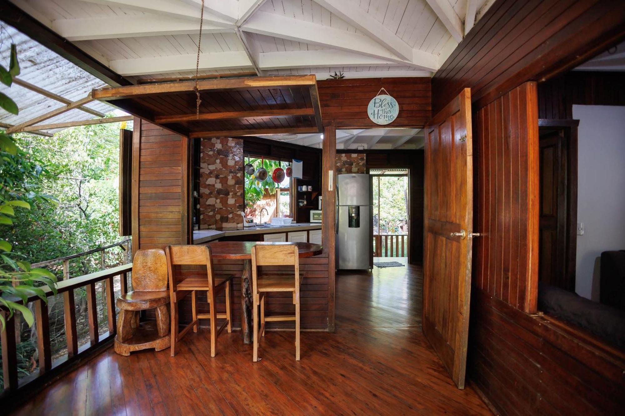 Bungalows Ache Cahuita Eksteriør bilde