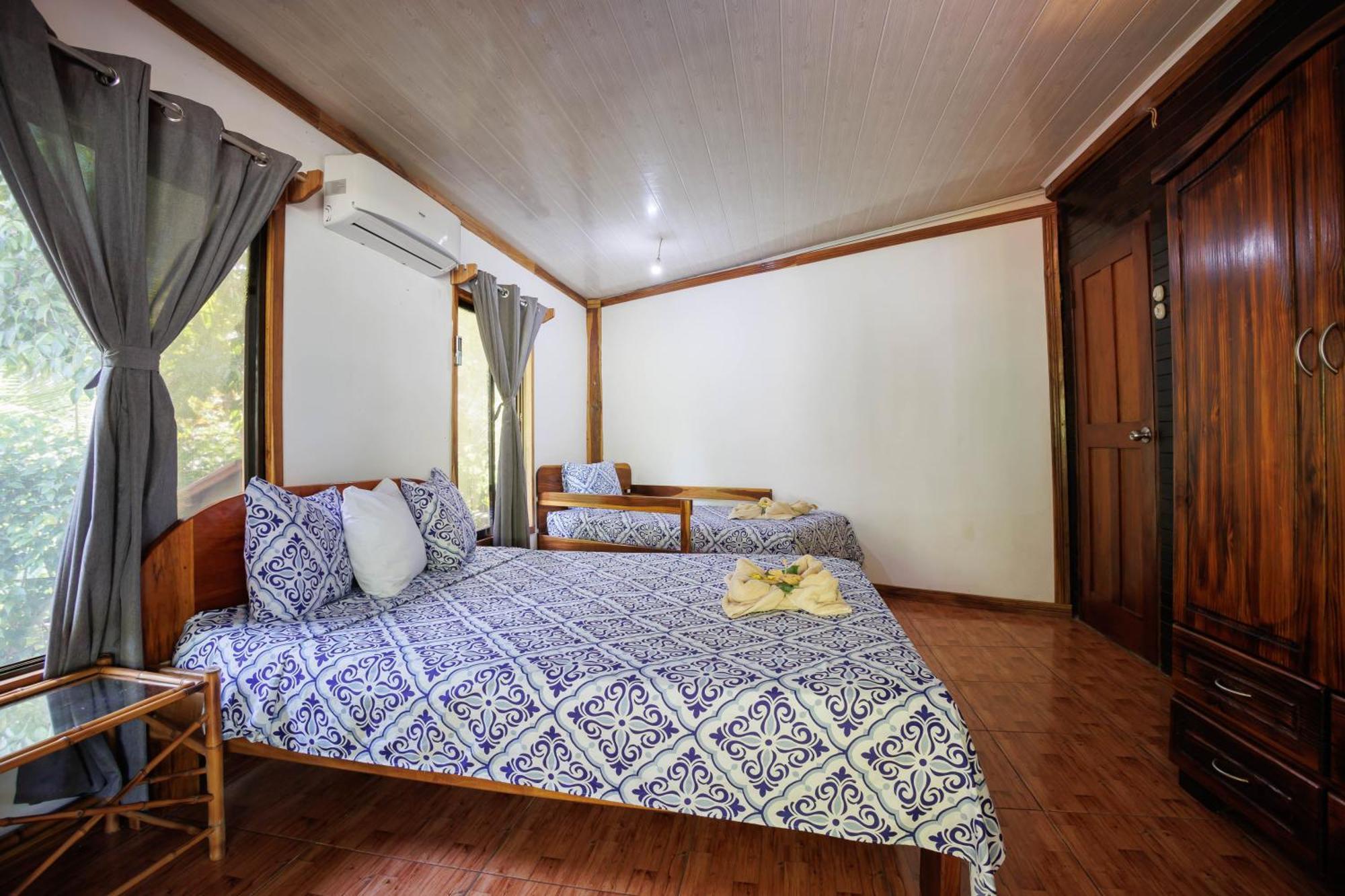 Bungalows Ache Cahuita Eksteriør bilde