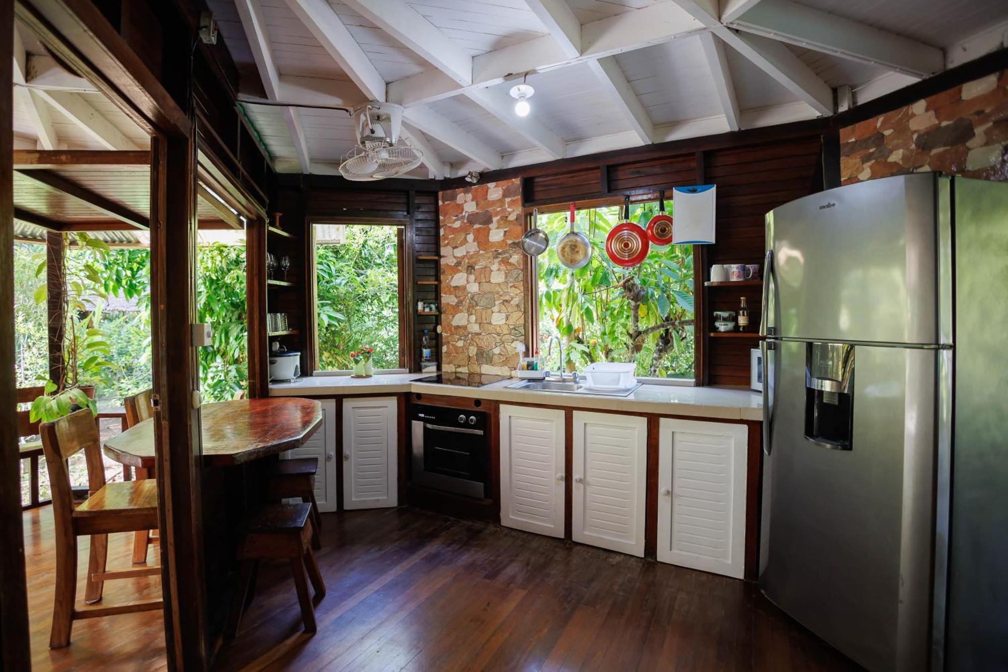 Bungalows Ache Cahuita Eksteriør bilde